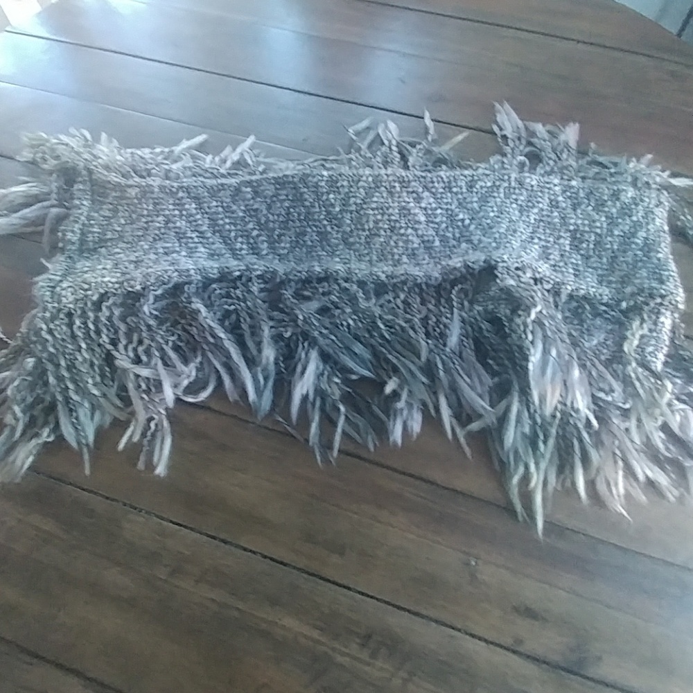 SOLD Fashion by mirabella scarf